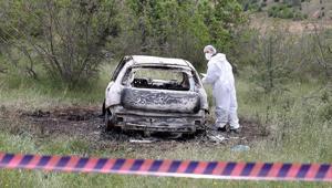 Ev ve otomobil yandı İki ceset yan yana bulundu