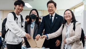 Güney Korede 3 Hazirandaki başkanlık seçiminde erken oy verme süreci başladı