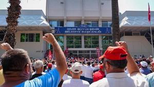 İzmir’de halef selef arasında gerginlik