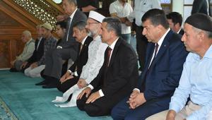 Diyanet İşleri Başkanı Erbaş orman yangınlarının sona ermesi için dua etti