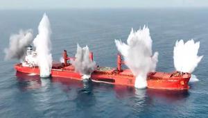 Yunan menşeli gemiyi bombalayıp saldırının görüntülerini yayınladı