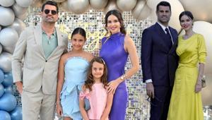 Mutlu aile pozunu böyle paylaştı! 'Demirel orkestrası'