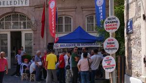İzmir'deki belediye işçilerinin eylemleri sürüyor