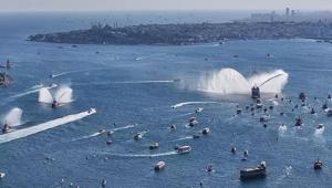 Boğazda 15 Temmuz korteji 253 şehidin anısına 253 tekne