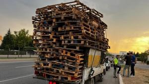 Bursada tehlikeli yük taşıyan kamyonete ceza yağdı