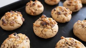 Herkes pastaneden alındı sanacak Kuru üzümlü ve cevizli kurabiye tarifi, kıyır kıyır lezzet