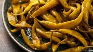 Pet şişe varsa şıp diye hazır Suya gerek yok, nefis biber turşusuna doyum olmuyor