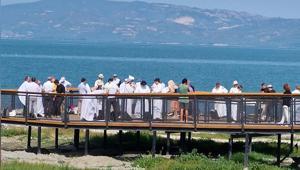 Papanın gelmesinin beklendiği İznikte Fransadan gelen 42 akademisyen ayin yaptı