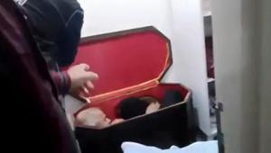 Son dakika... ‘Bayğaralar’ operasyonunda şok görüntü Çeyiz sandığından çıktı