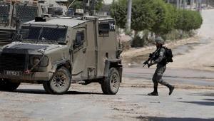 İsrailden Suriyeye saldırı Köylerde yol kontrol noktaları kurdu