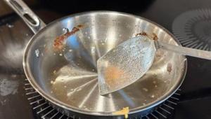 Yapışmayan tavanın sırrını şefler verdi Isıtırken yapmak gerekiyormuş