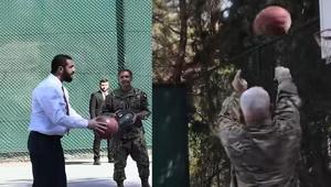 Suriye Cumhurbaşkanı Şara, ABDli komutanlarla basketbol oynadı: Sıkı çalış, daha sıkı oyna