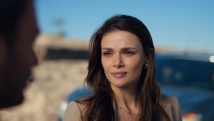 Uzak Şehirde romantik anlar Anneyim, hekimim, bir de senin eşinim