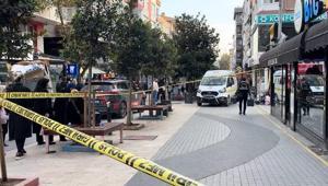 Küçükçekmecede kar maskeli saldırgan kafede oturan kişilere ateş açtı