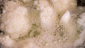 Karnabaharın kokusu rahatsız etmesin Karnabaharı kokutmadan pişirme yöntemi