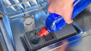 Pırıl pırıl bardakların sırrı: Çoğu kişinin bilmediği parlatıcı doz ayarı hatası