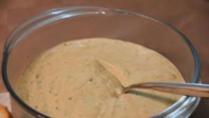 Kuruyan cilde birebir Tahinin üstünde biriken yağı atmayın