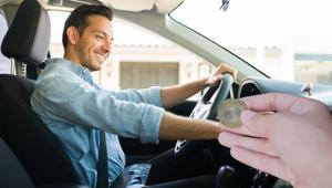 Arabada madeni para varsa dikkat Hırsızların favori taktiği: Kilit açık kalıyor