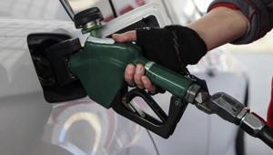 BENZİNE ZAM GELİYOR Akaryakıt fiyatlarında tabela bu gece değişiyor Benzin, Motorin, LPG güncel akaryakıt fiyatları...