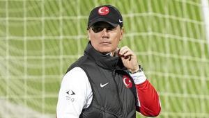 A Milli Takımda Montella, İspanya önlemini açıkladı İrfan Can Kahveci sorusuna cevap