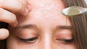 Kışın kuruyan ciltler için bu karışım birebir Tahil ve bal mucizesi