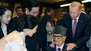 Erdoğan, Güney Kore lideri Lee Jae Myungu Beştepede Kore gazileri ile buluşturdu