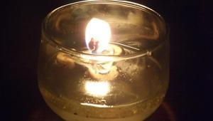 Ani elektrik kesintisine pratik çare Pirinç, yağ ve kulak çubuğuyla kendi mumunuzu yapın