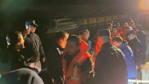 Gemiden tahliye edilen 25 personel tedbiren hastaneye götürüldü