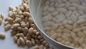 Kuru fasulyede kabuklanma ve gaz derdini bitiriyor 1 yemek kaşığı eklemek yeterli