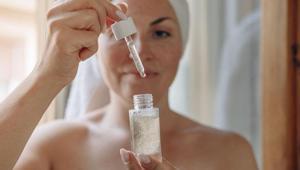 3 malzemeyle Kore kozmetiği Gece kremini evde yapın, cildi parlatıyor