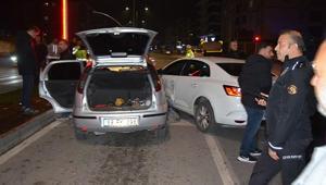 Dur ihtarına uymadı, takip sırasında Emniyet Müdürü Yardımcısının aracına çarptı