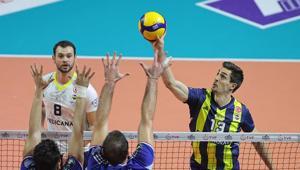 Efeler Liginde Halkbank, Fenerbahçe Medicanaya set vermedi