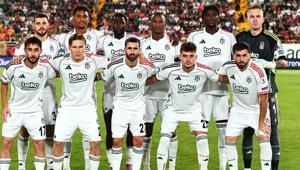 Beşiktaşta ayrılık kararı Yıldız futbolcunun bileti kesildi