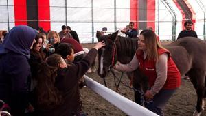 Hipodrom.com Atla Terapi Merkezi’nde özel çocuklar için anlamlı etkinlik