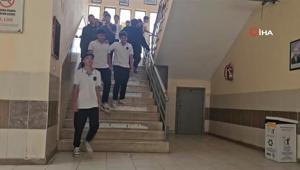 Okulda sosyal deney Sadece 1 öğrenci gördü: O anlar kayıt altında