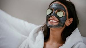 Cildi sıkılaştırıp canlandırıyor Evde bir yumurtayla doğal maske