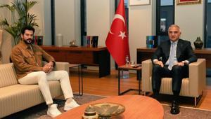Burak Özçivit’ten Bakan Ersoy’a Ziyaret
