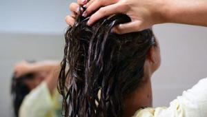 3 malzemeyle kafeinli saç maskesi Doğal nemlendirici