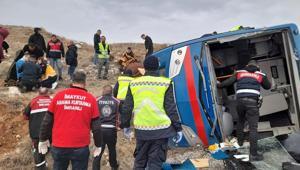 Sivas Zarada feci kaza Cezaevi nakil aracı devrildi; 9 yaralı