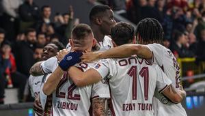 Muçi yıldızlaştı Trabzonspor, Göztepeyi 2 golle geçti