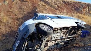 Öğretmenleri taşıyan servis minibüsü devrildi Yaralılar var