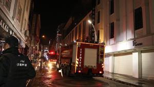 Vanda otel restoranında çıkan yangın itfaiye ekiplerinin müdahalesiyle söndürüldü