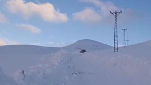 Bir ilçe bembeyaz Kar kalınlığı 1 metreyi aştı