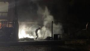 Ankarada hurdalık alanda çıkan yangında 8 kişi dumandan etkilendi