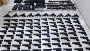 Bagajdan cephanelik çıktı Tam 90 adet ruhsatsız tabanca ele geçirildi