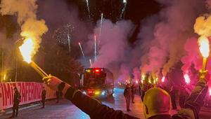 Galatasaray kafilesi Antalyada Şampiyonlar Ligi müziğiyle karşılandı
