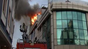 Ataşehirde korkutan otelde yangını: 9 kişi kurtarıldı