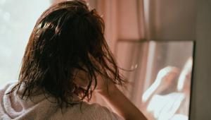 Islak saçla yatarsan sinüzit olursun Nesilden nesile aktarılan inanışlara tıp ne diyor