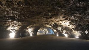 Yerin tam 150 metre altında Türkiye’nin dört bir yanından bu mağaraya akın ediyorlar