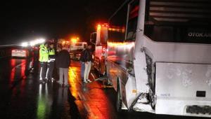 Bilecik yolunda zincirleme kaza: 6 araç birbirine girdi, 12 kişi yaralandı